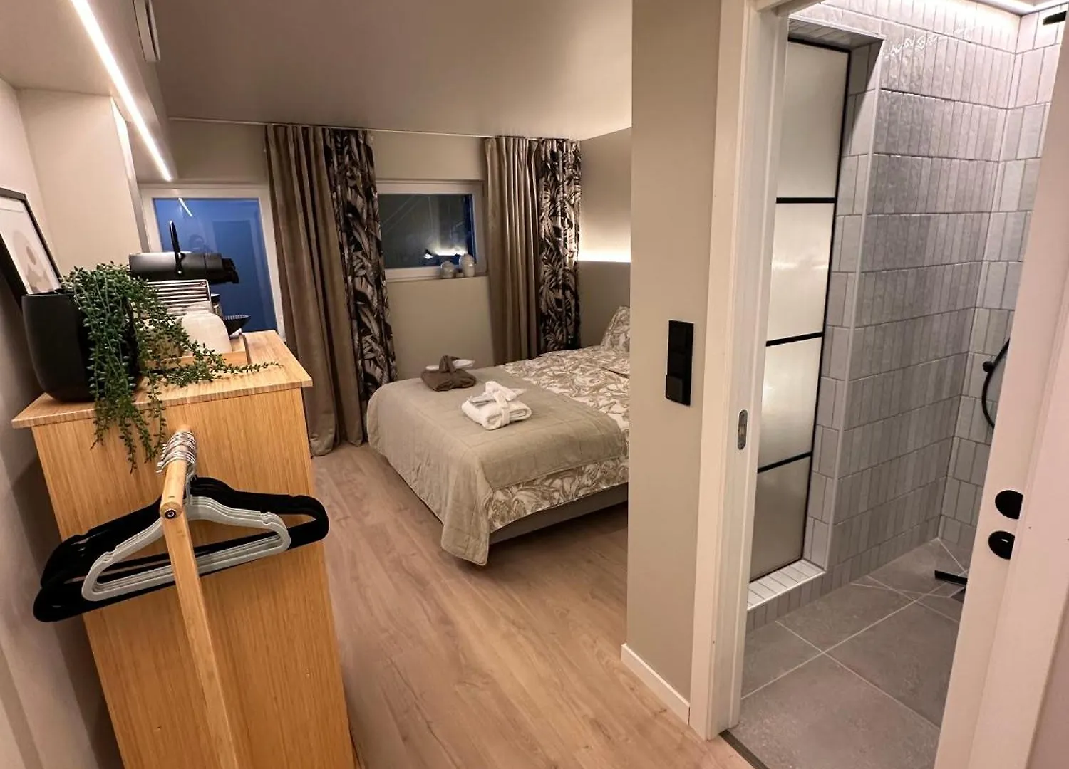 Newly Renovated Rom Bergen Fana 아파트 0*,  노르웨이